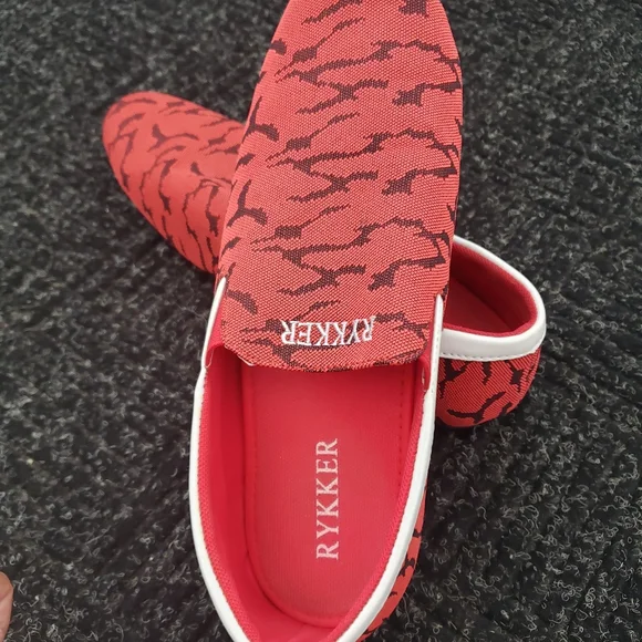 Shoes - Picture 2 of 5